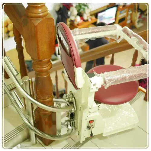 Teng Cheng Stairlift – Accessible Stair Climber in Hsinchu – The Lu Family