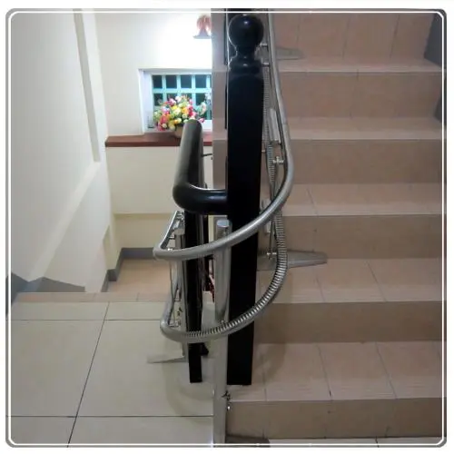 Yangmei Ye family stairlift