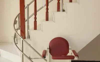 上下樓梯輔具要怎麼挑？爬梯機、樓梯升降椅缺點有哪些？